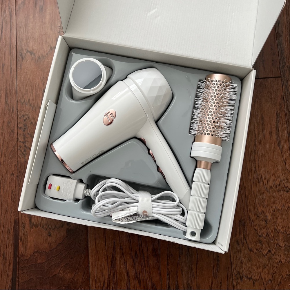 Limited Edition T3 Micro Featherweight Luxe 2i Hair Dryer and Brush Set